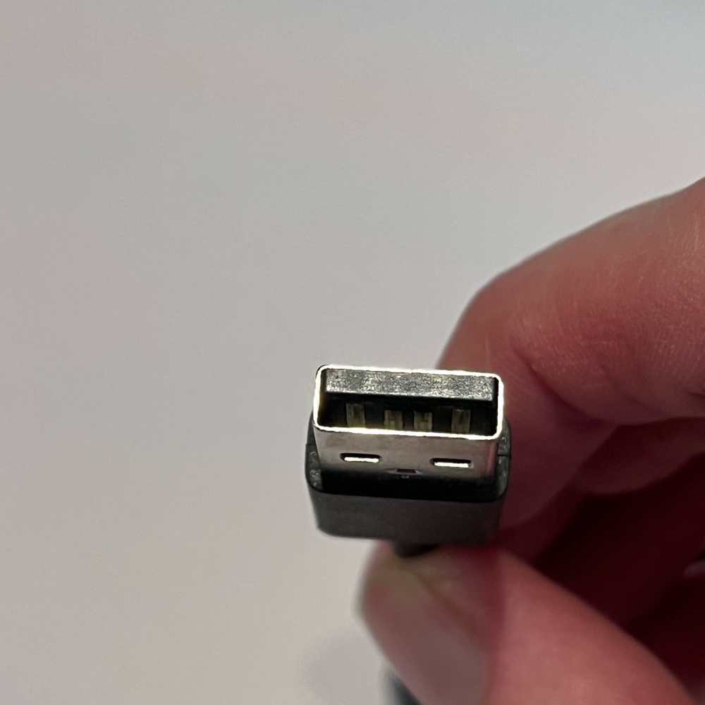 Fit bit charge 4 charger - Picture 4 of 6